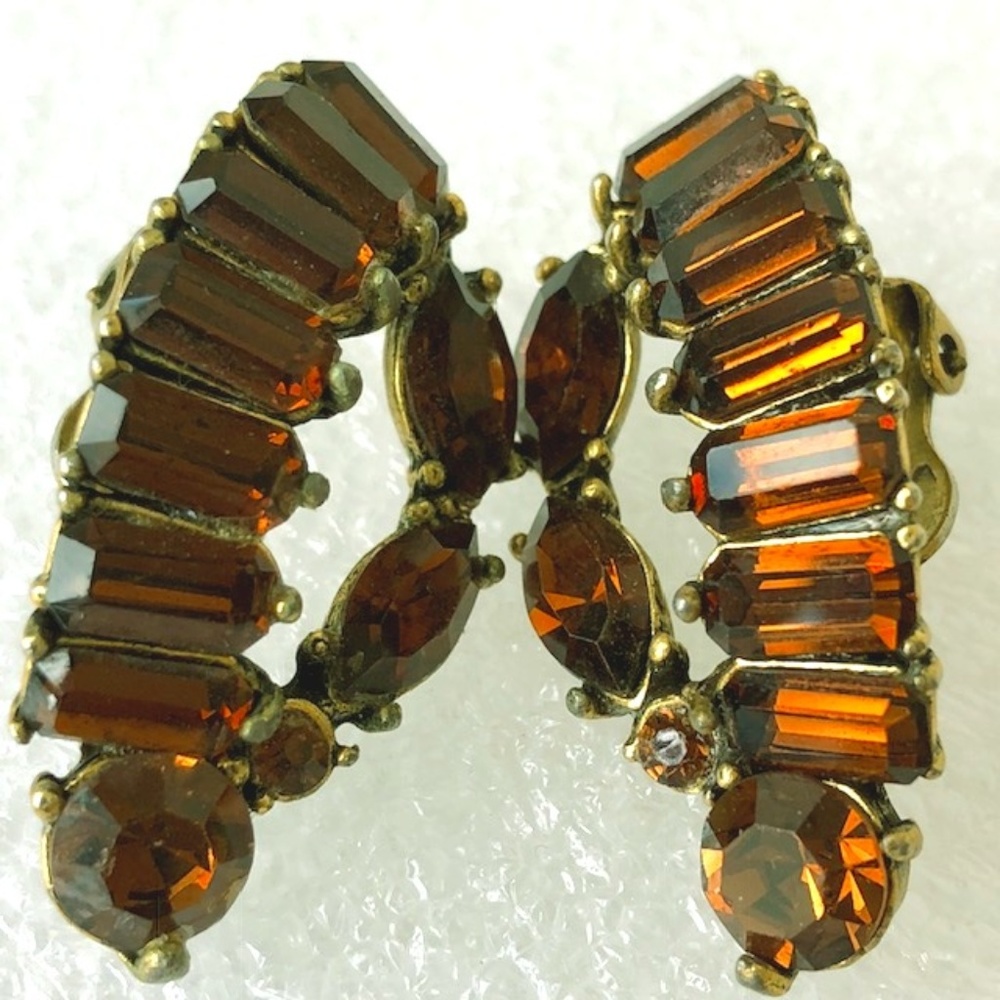 Large Vintage marked Weiss rhinestone clip on earrings
